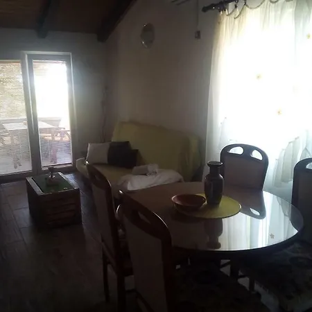 Heni Apartment *