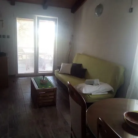 Heni Apartment *