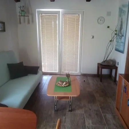 Apartment Heni *