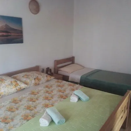 Heni Apartment *