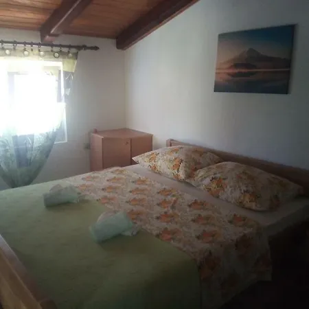 Heni Apartment *