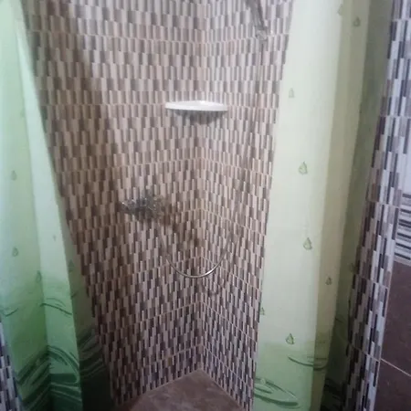 Apartment Heni *