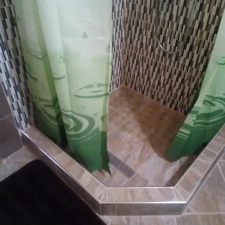 Apartment Heni *